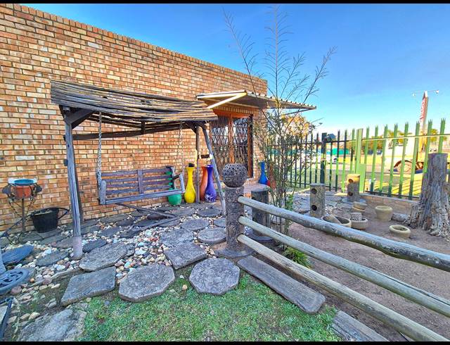 4 BEDROOM FREEHOLD FOR SALE IN VAN DYK PARK